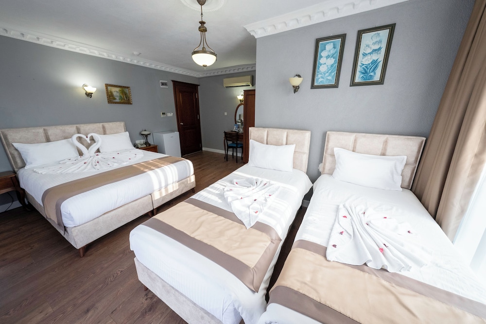Basileus Hotel 23/79