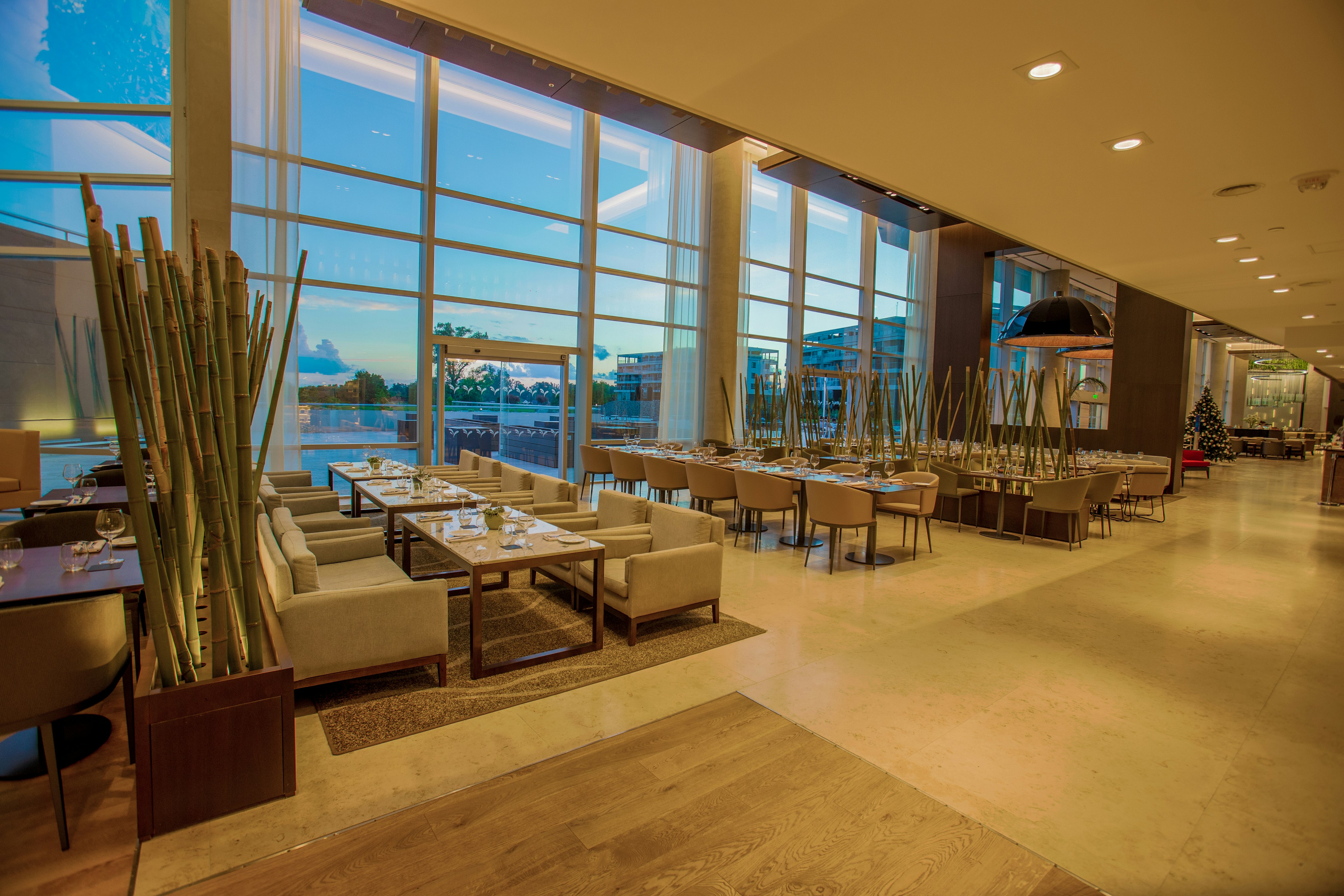 Hilton Pilar 53/80