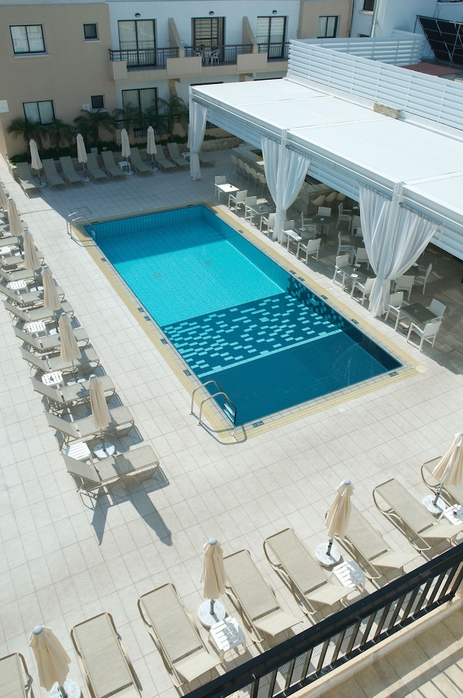 Senator Hotel Apartments - Adults Only 61/70