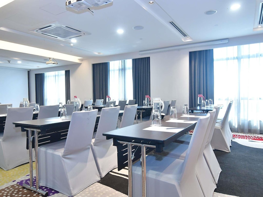 Mercure Kuala Lumpur Shaw Parade 63/69