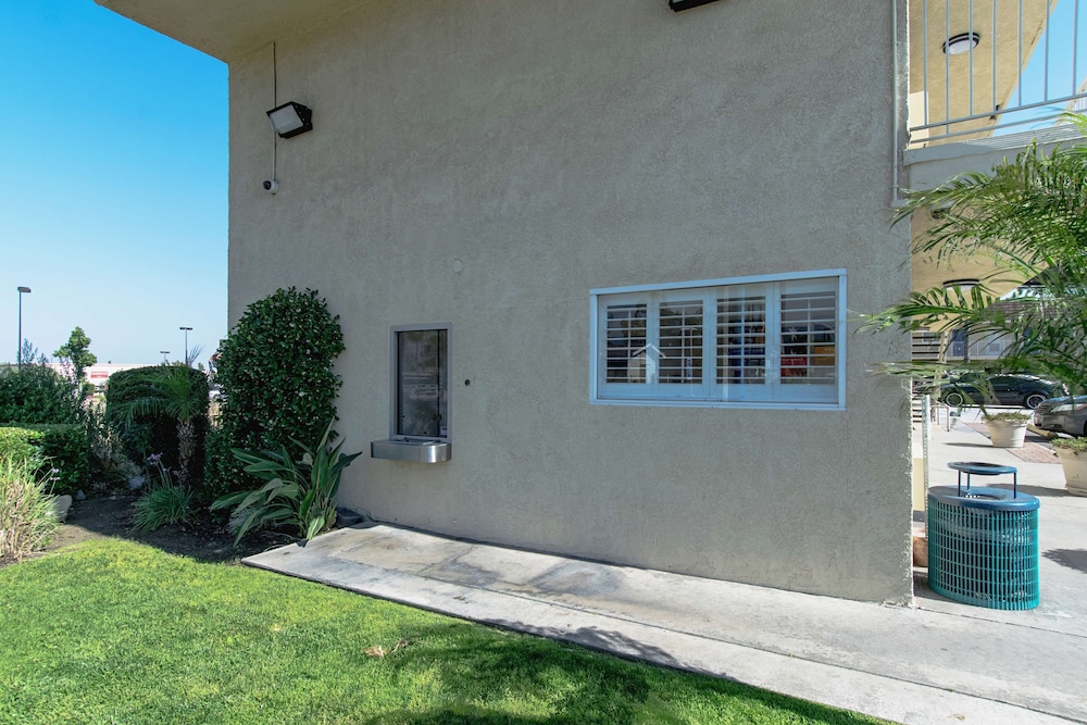 Motel6 Ontario, CA - Airport 8/61