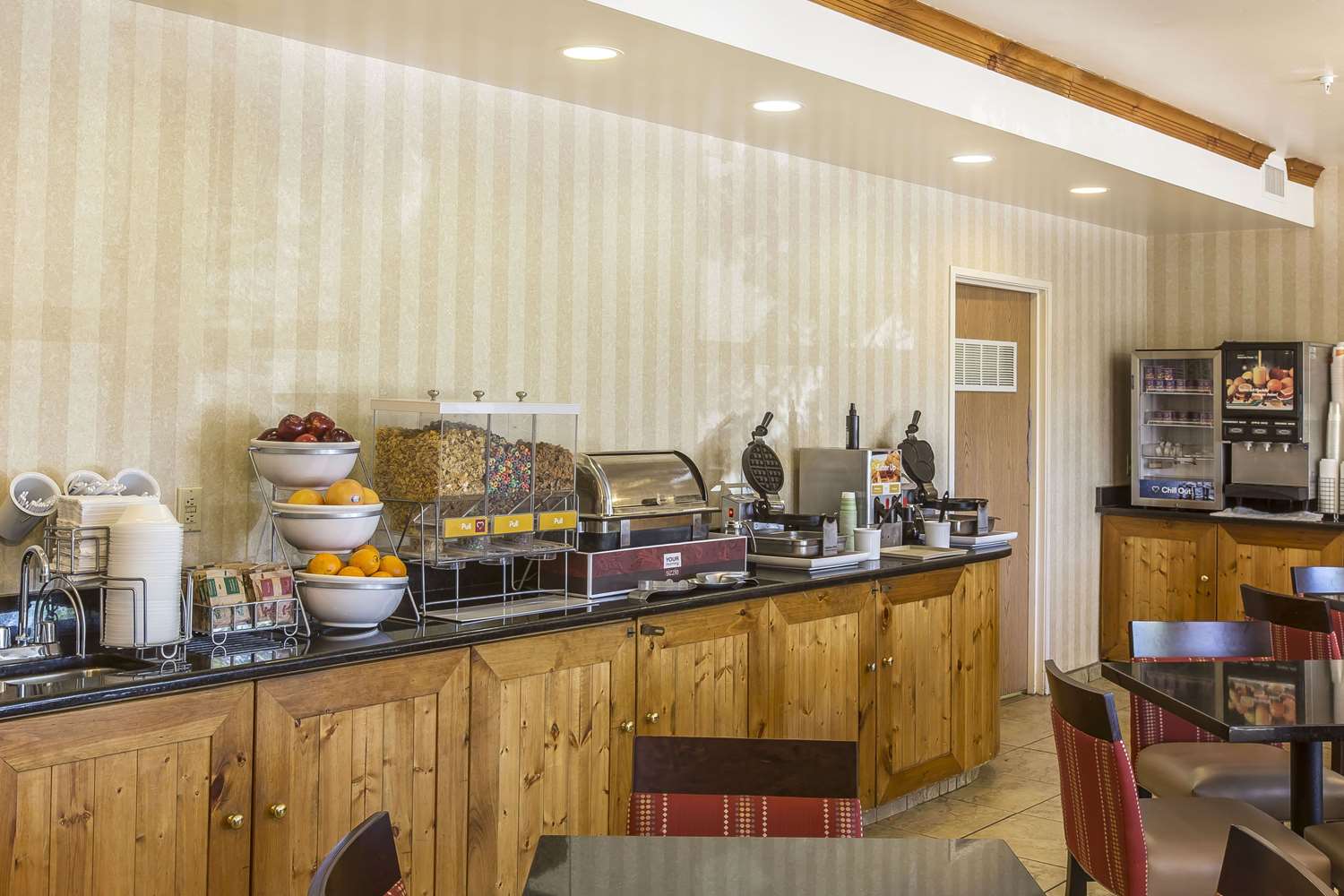 Comfort Suites Summit County Dillon, CO 29/37