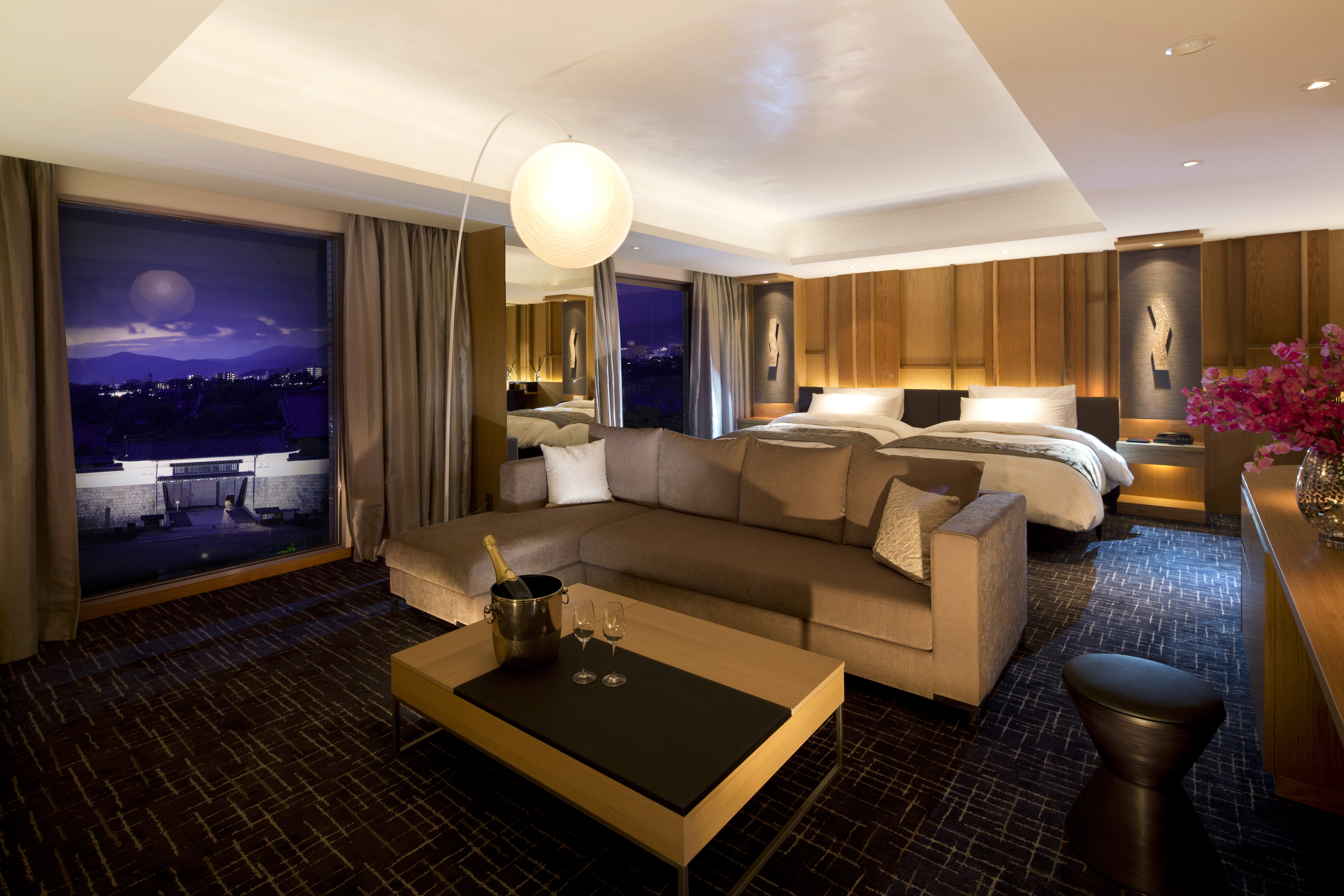 Suite, Castle View