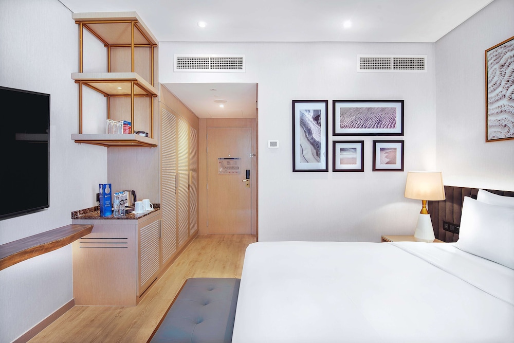 Premium, City View, Surf Pool