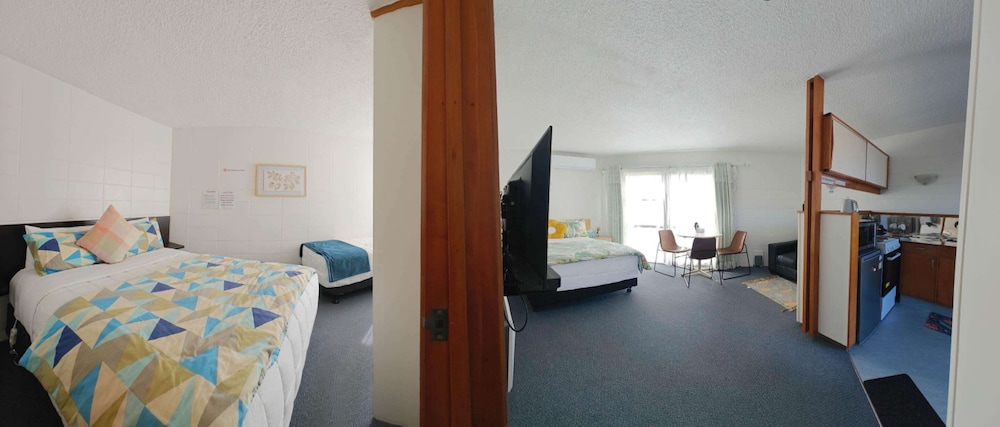 Motel Six 13/55