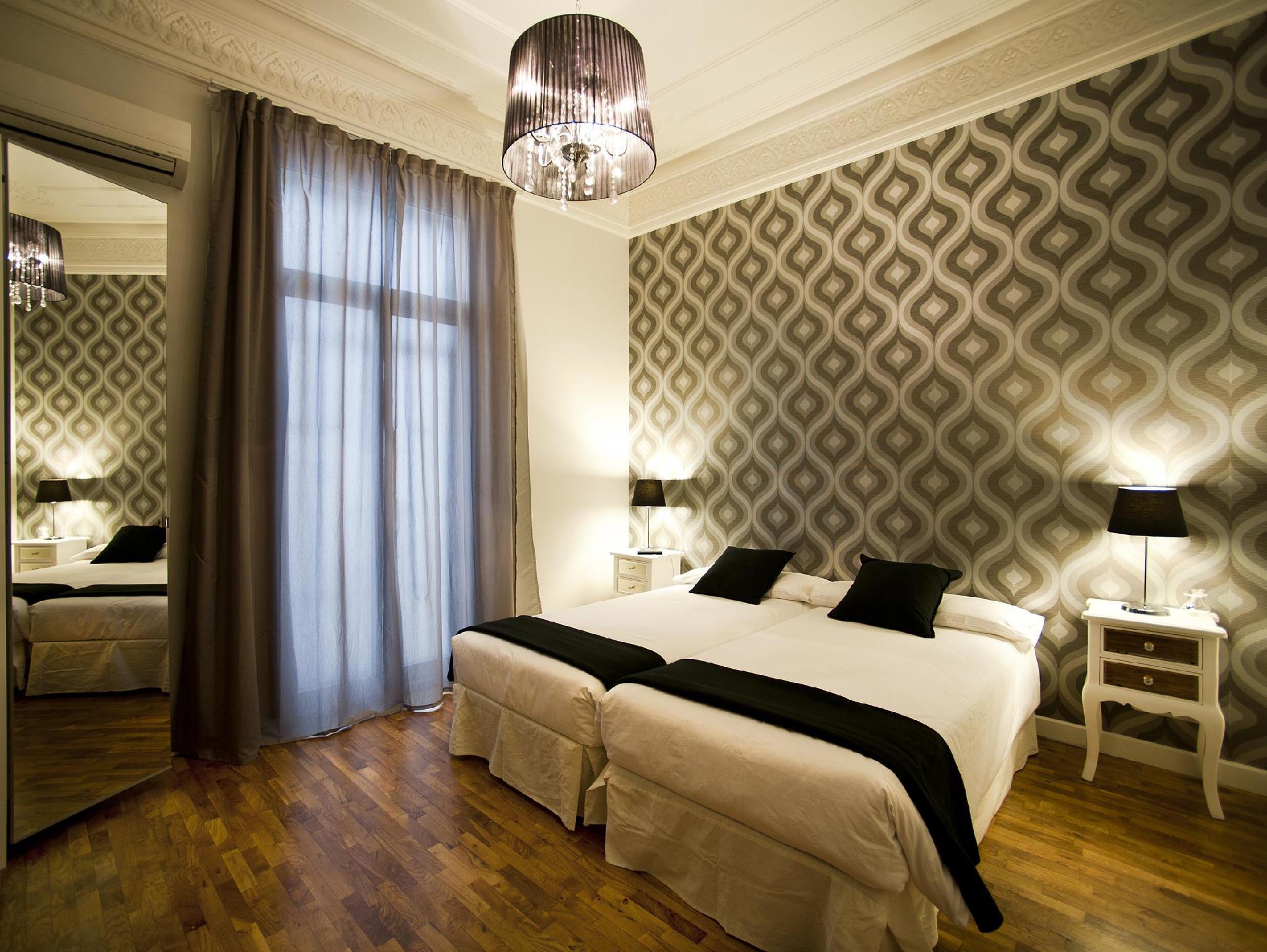 Super Balmes Guest House 5/16