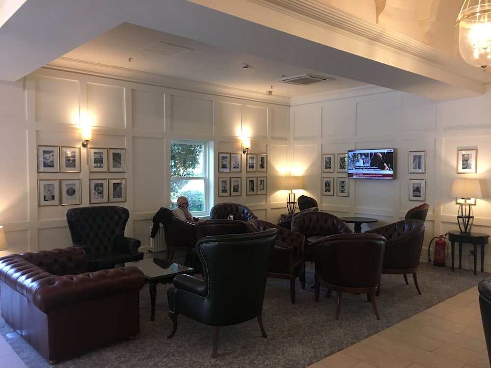 Holiday Inn Milton Keynes East M1 Jct 14 28/50