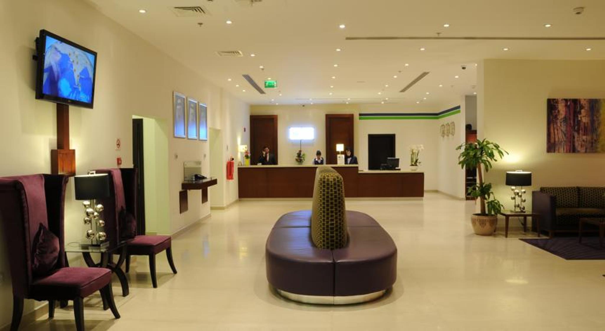 HOLIDAY INN EXPRESS BAHRAIN 13/18