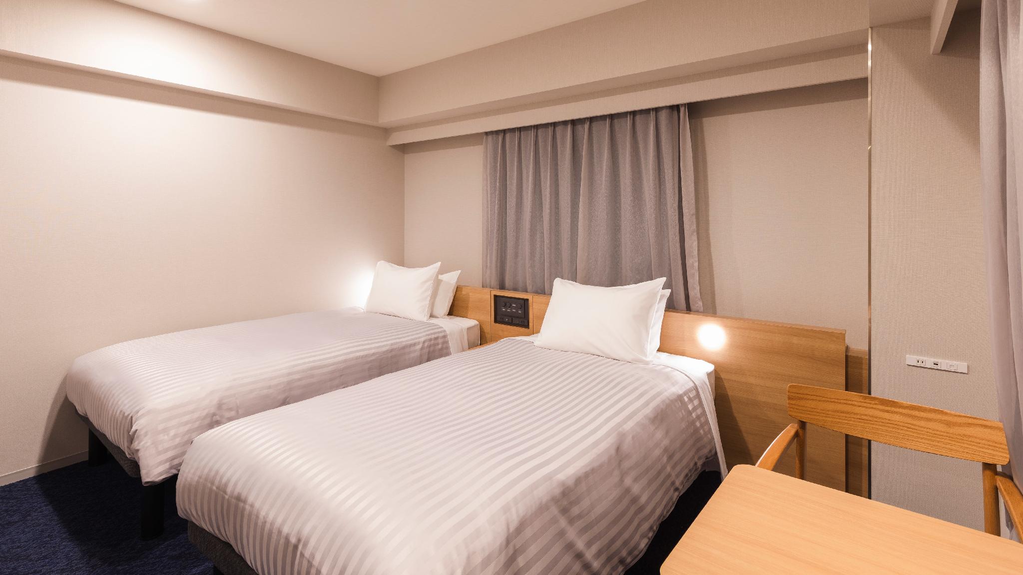 Deluxe, Twin Beds, Annex