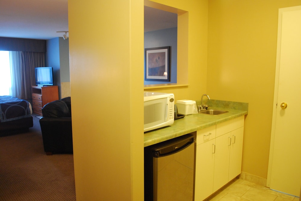 Super 8 by Wyndham Edmonton South 41/45