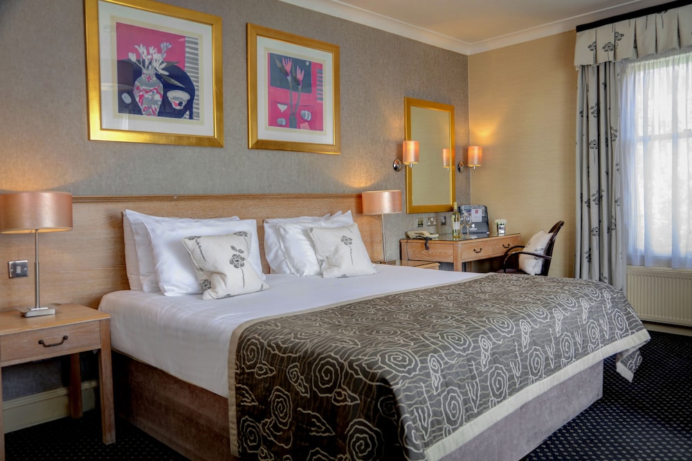 EXECUTIVE, TWIN BEDS
