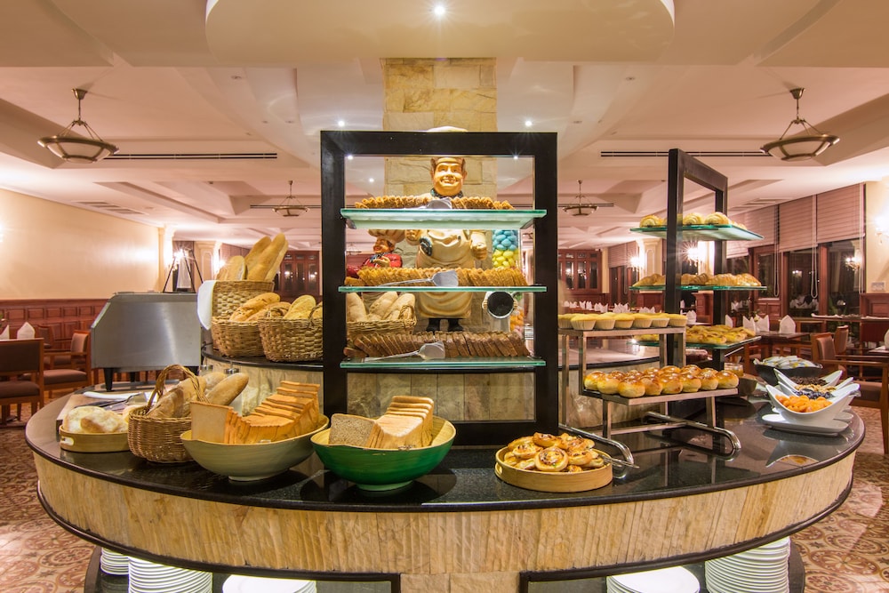 Angkor Palace Resort Spa 68/71