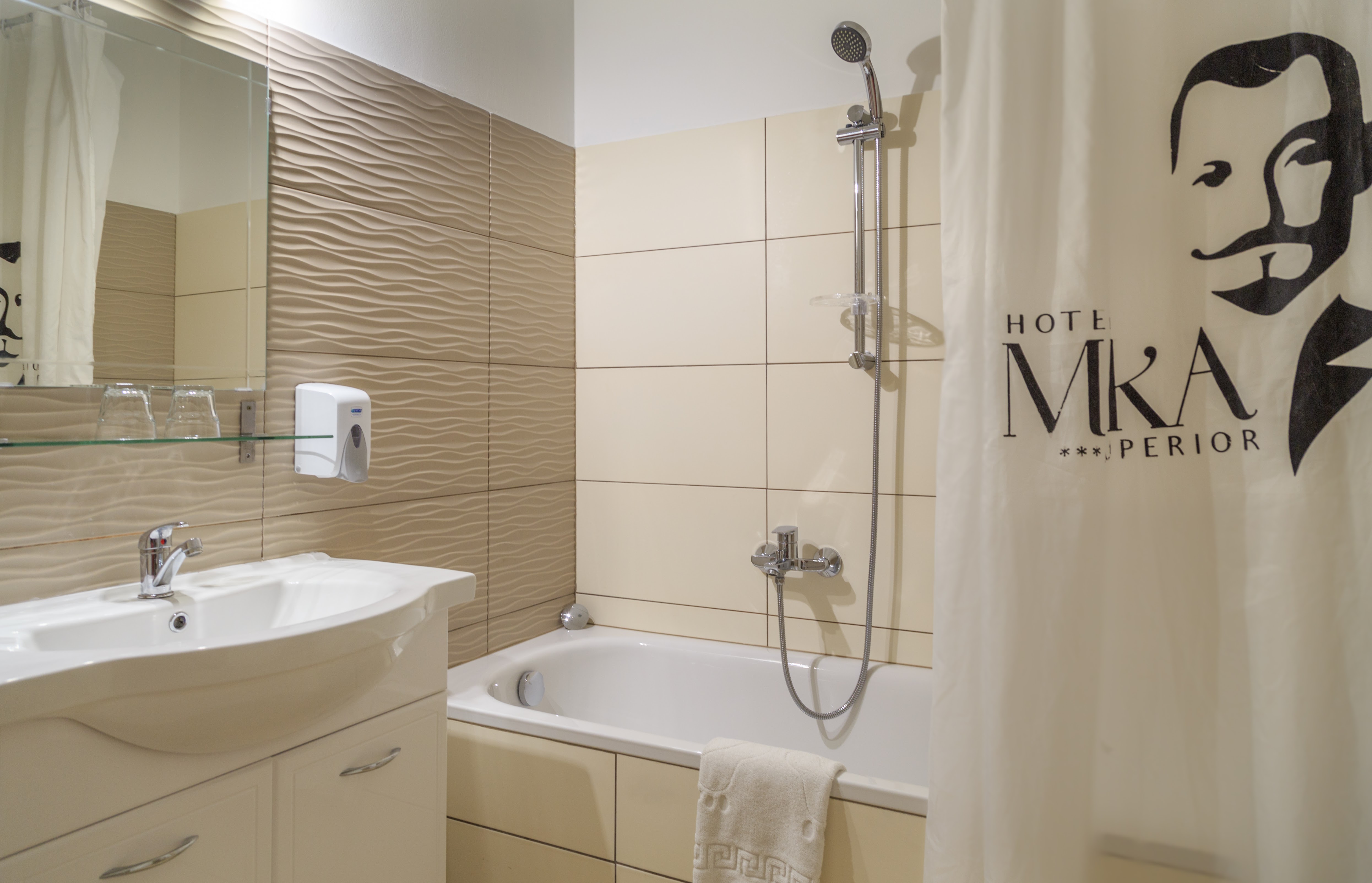 جناح تنفيذي بغرفتي نوم، Hotel Mika Downtown 2/2