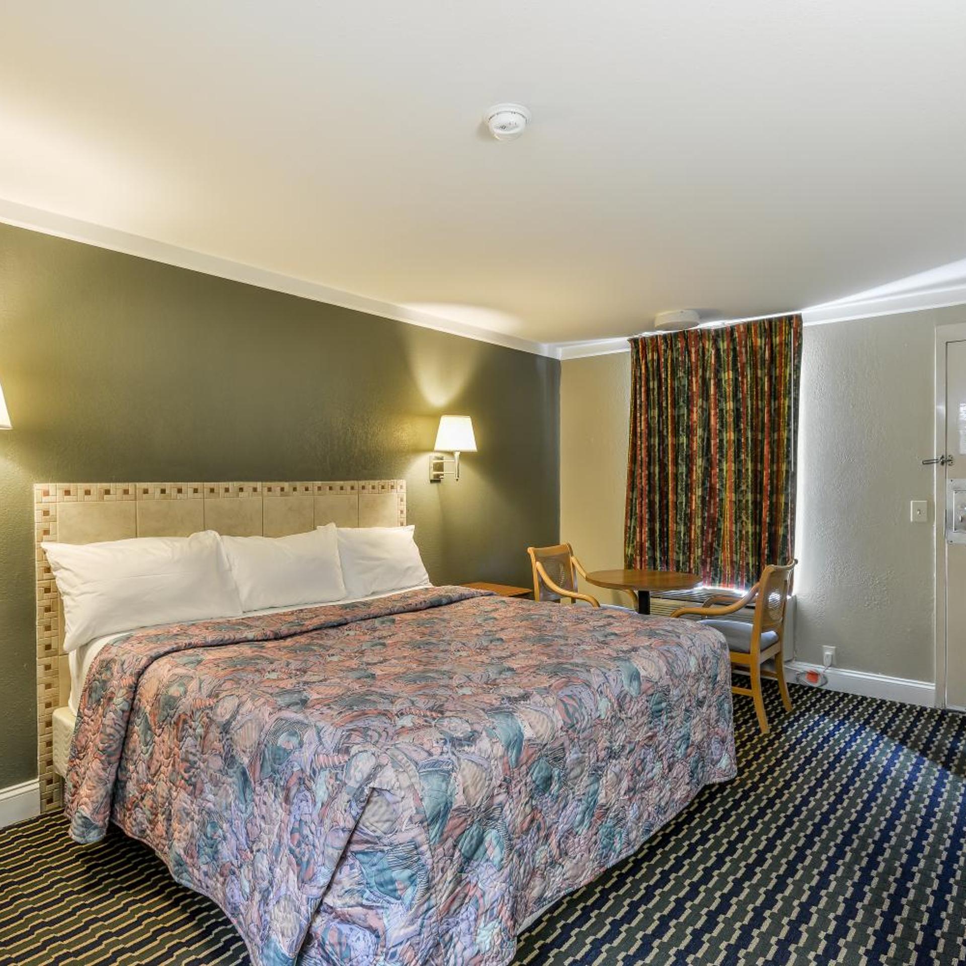 Wake Inn Hotel 8/20