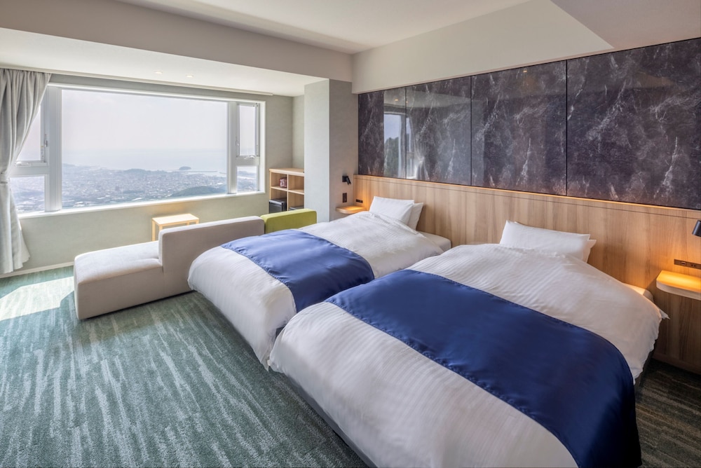 Deluxe, Twin Beds