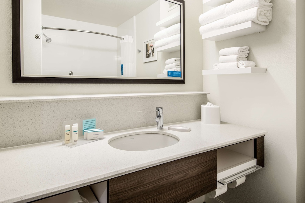Hampton Inn Suites Las Vegas Henderson 11/61
