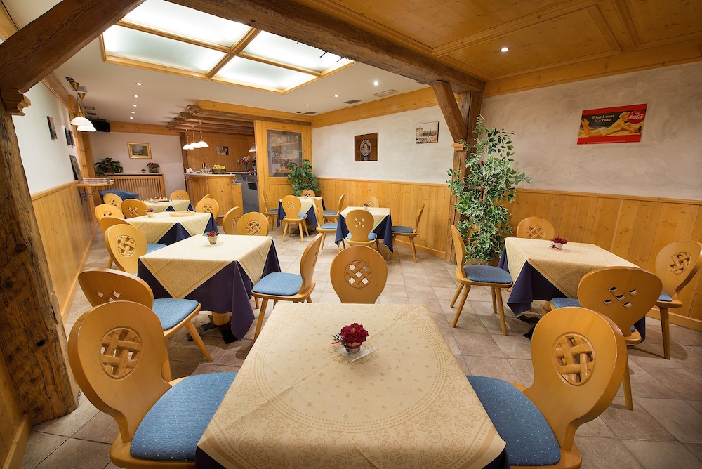 HOTEL INTERALPEN 55/74