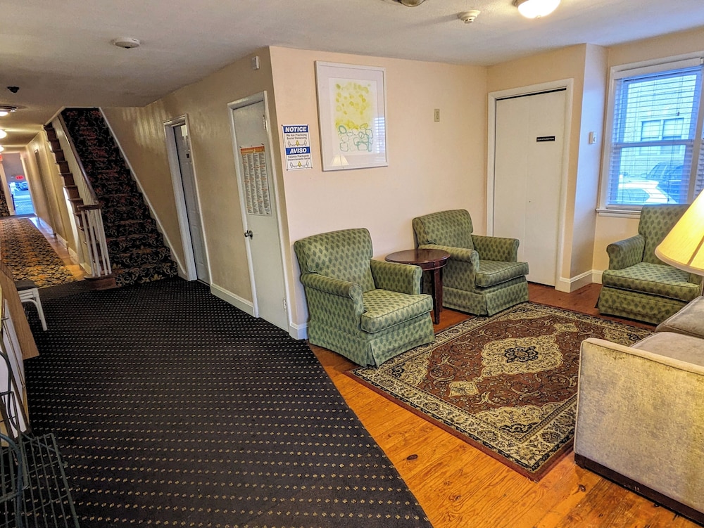 Clarem Happy Days Inn 19/25