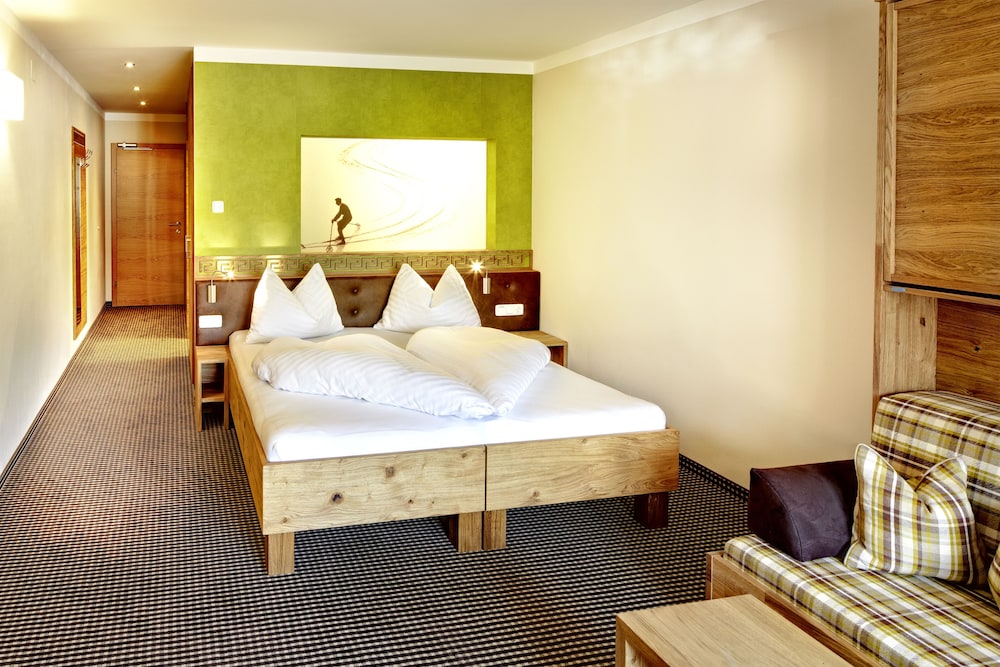 SUPERIOR, DOUBLE BED