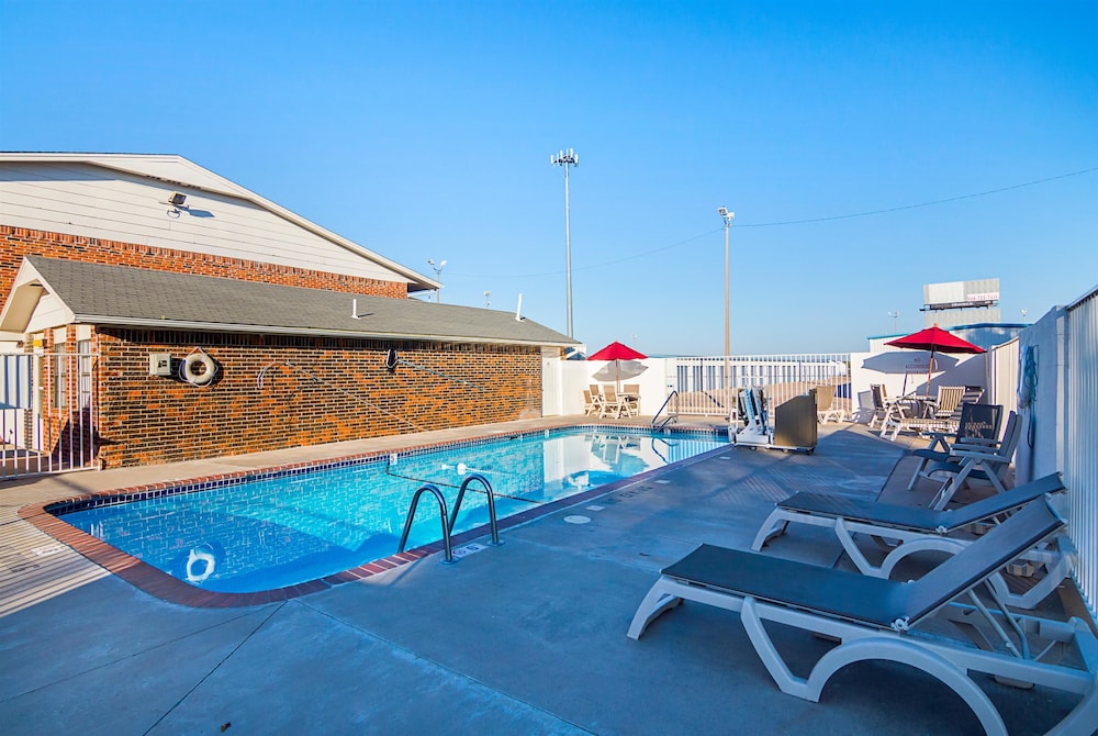 Motel6 Lawton, OK 40/46
