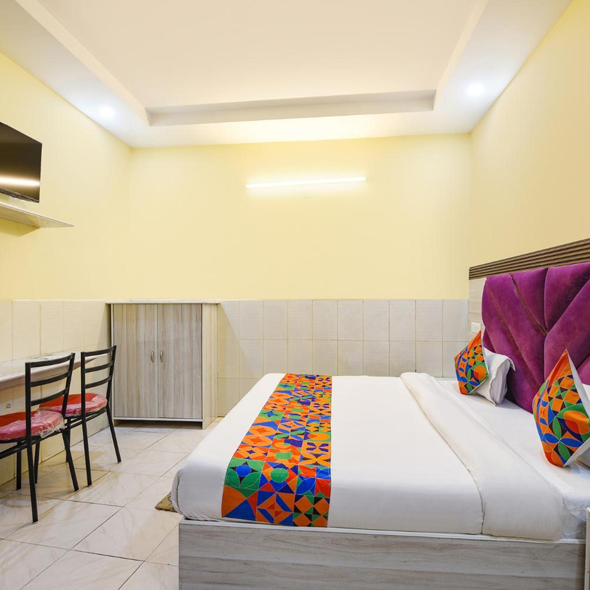 Hotel Surya Palace 10/25