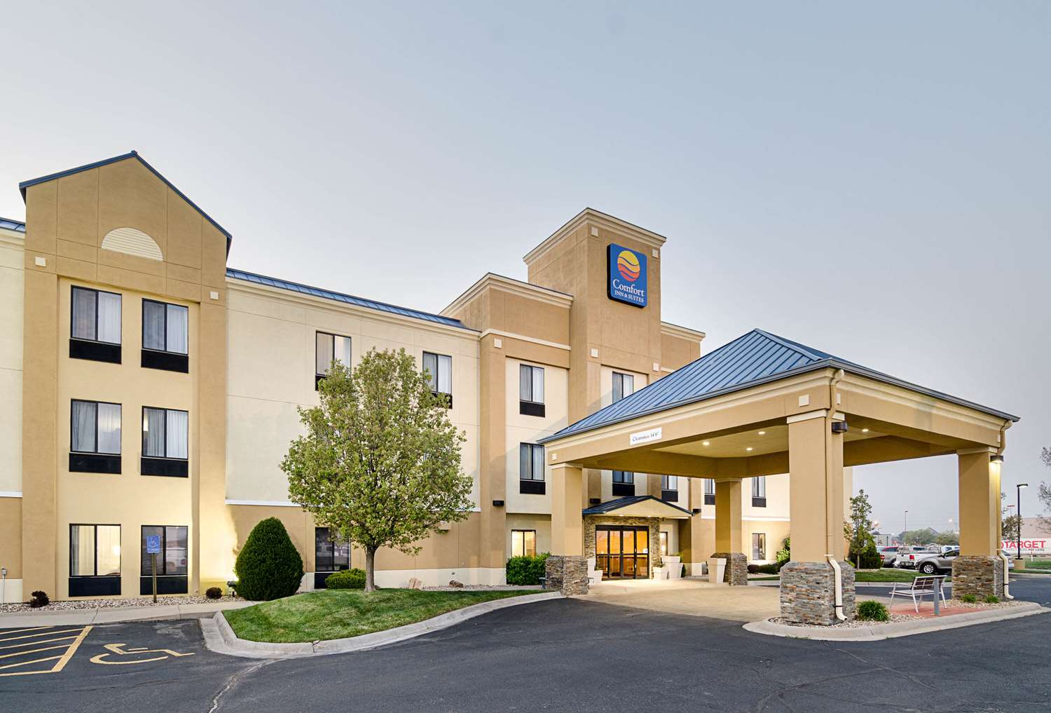 Comfort Inn & Suites Hutchinson KS 26/27