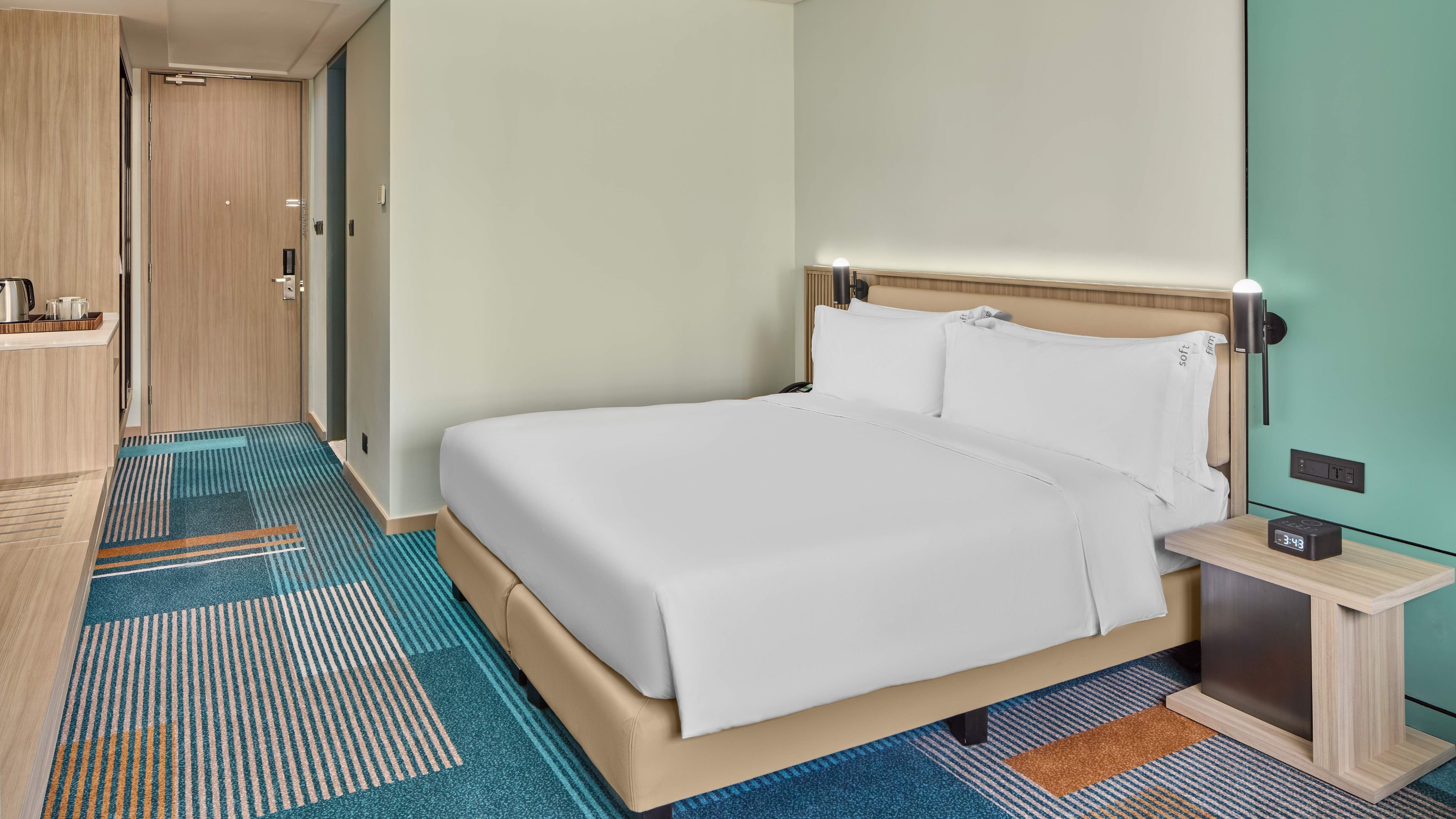 Holiday Inn & Suites Makati 29/75