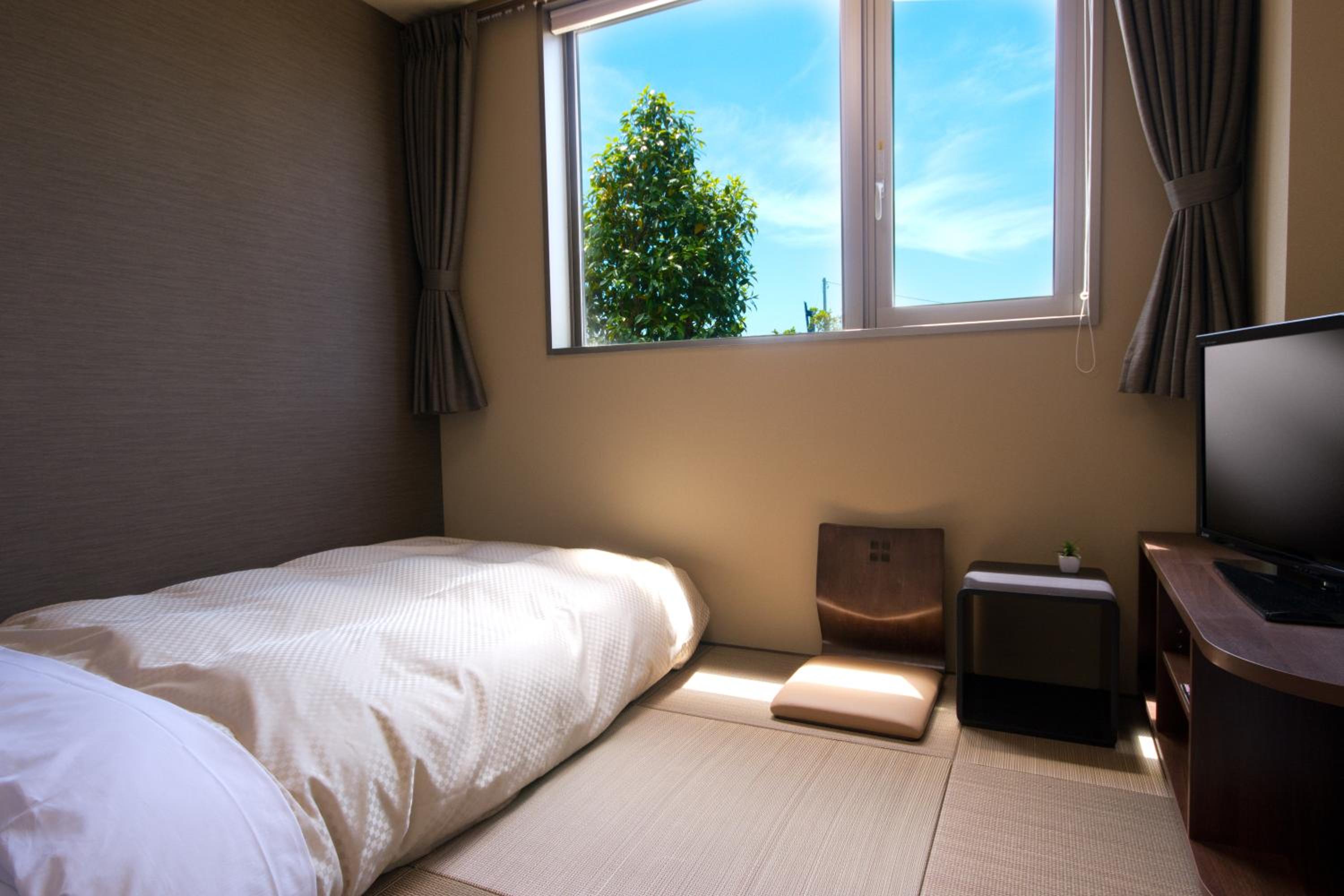 Hotel Futabatei 7/34