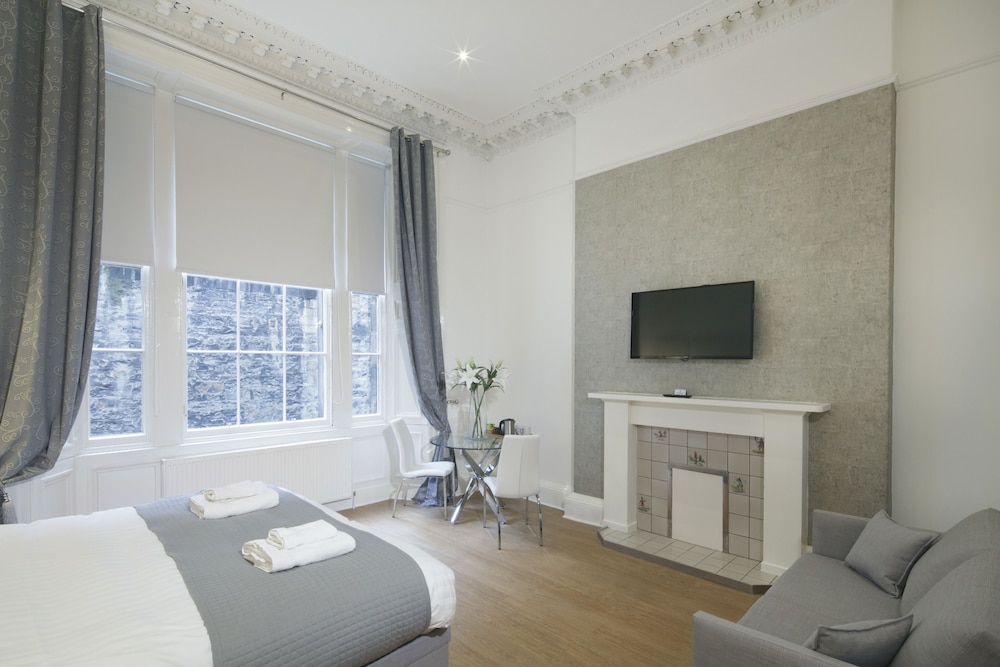 Hanover 71 Suites 27/39