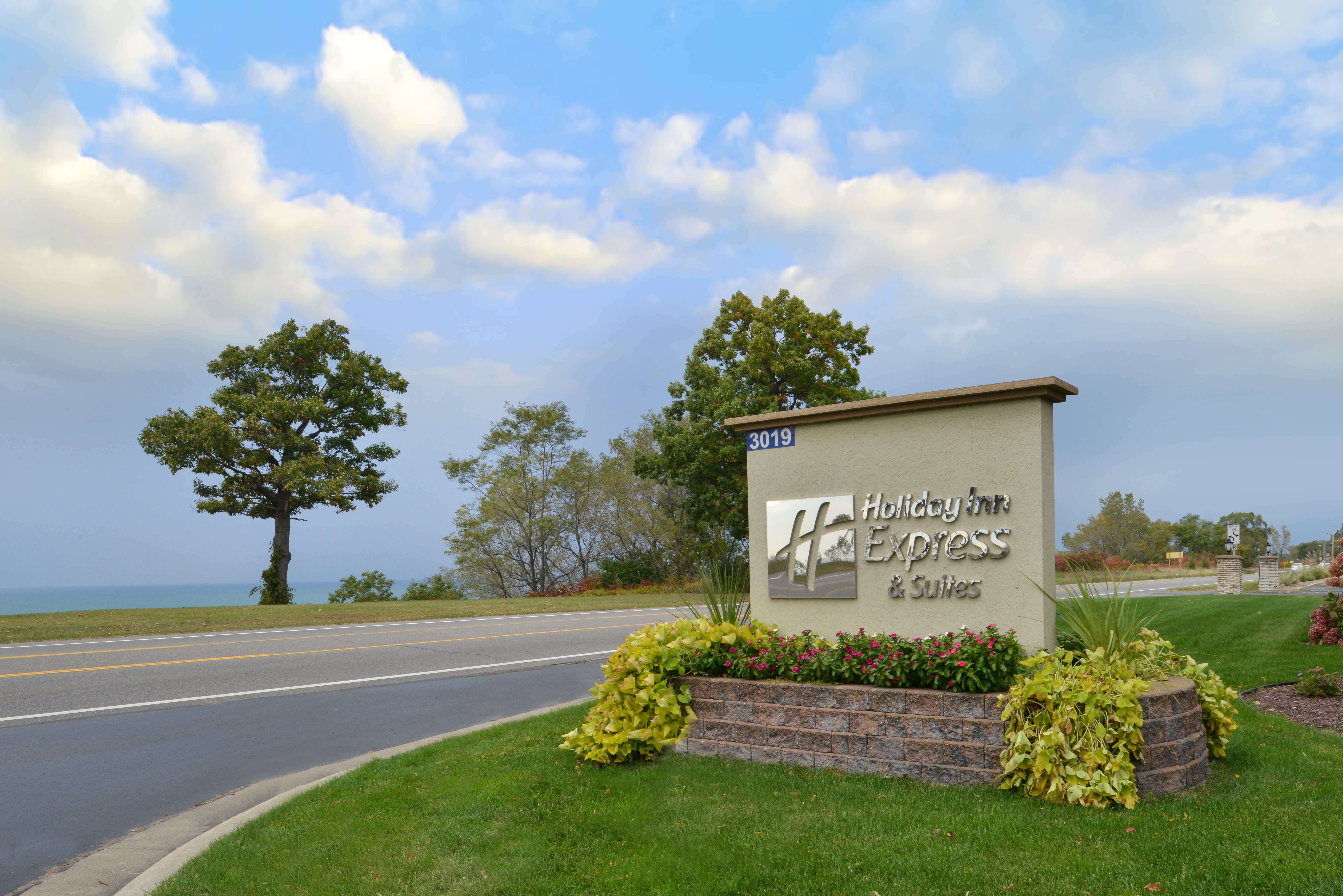 Holiday Inn Express Suites St Joseph 64/69
