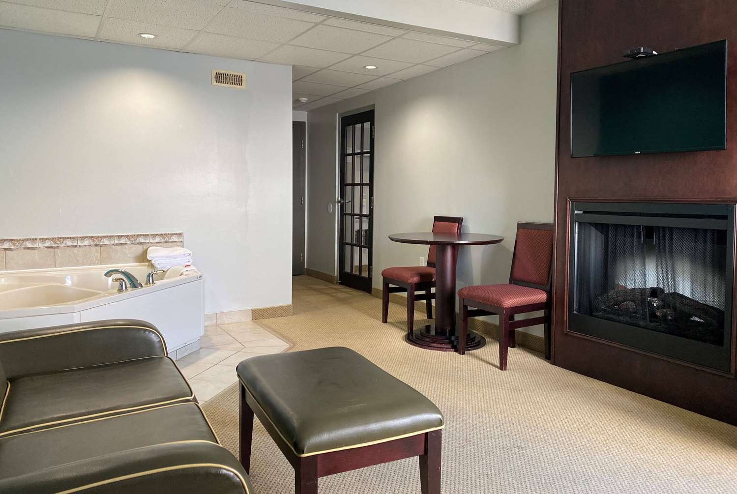 Travelodge by Wyndham Miramichi New Brunswick 17/35