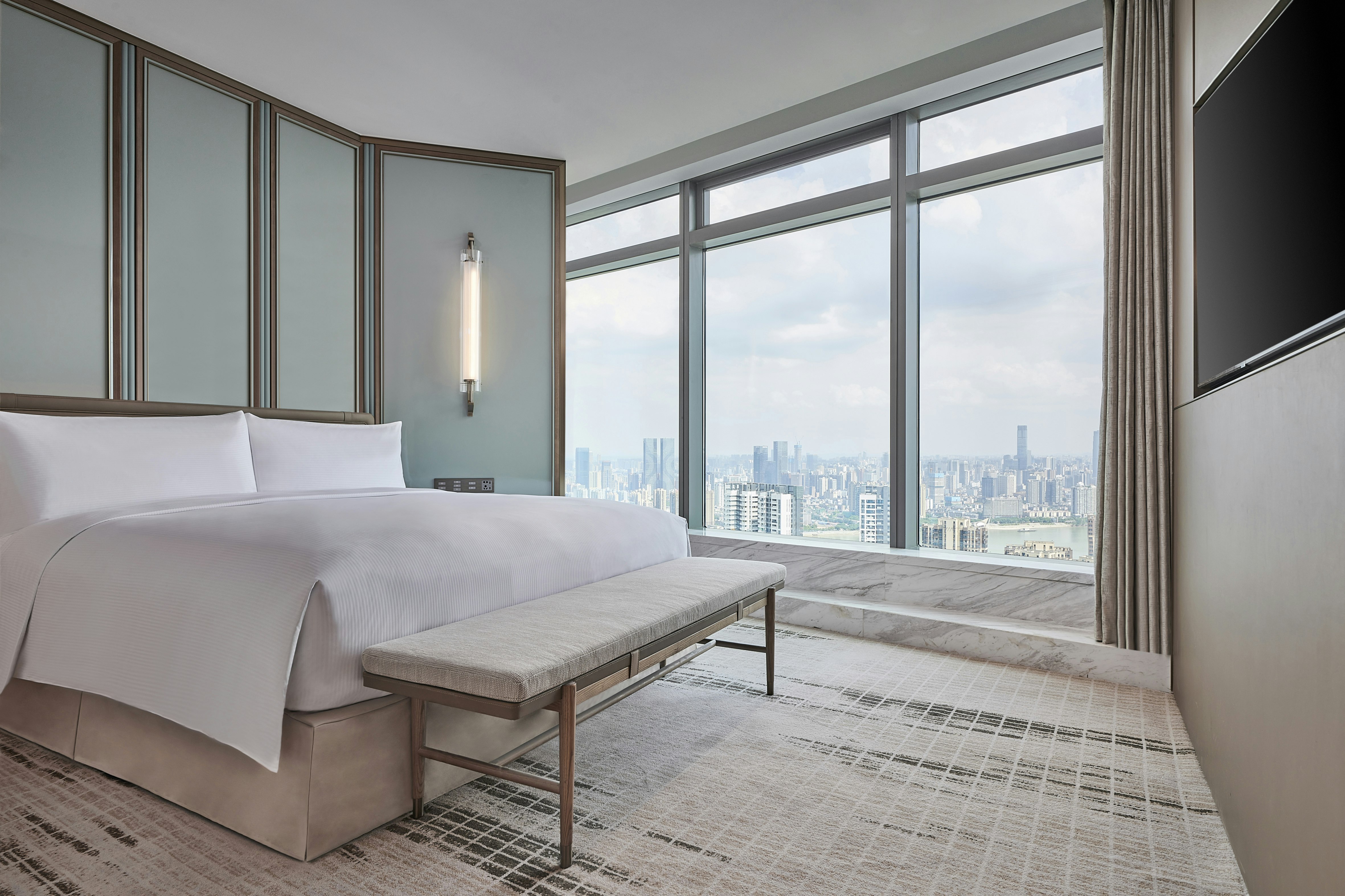 DELUXE, SUITE, KING BED, RIVER VIEW