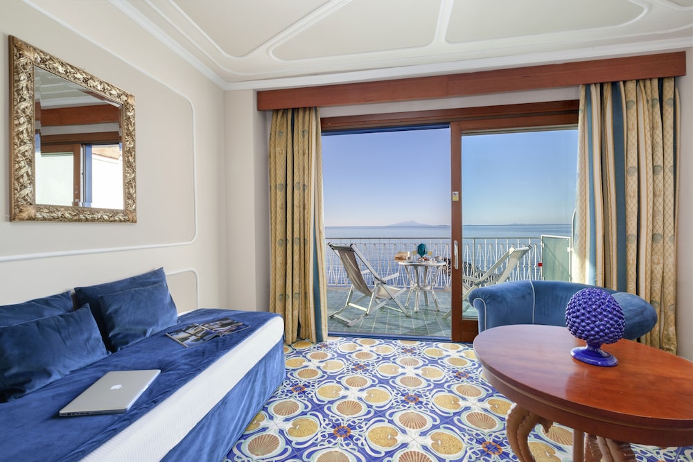Alimuri Bay Resort 42/61