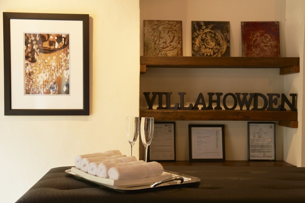 VILLA HOWDEN 36/69