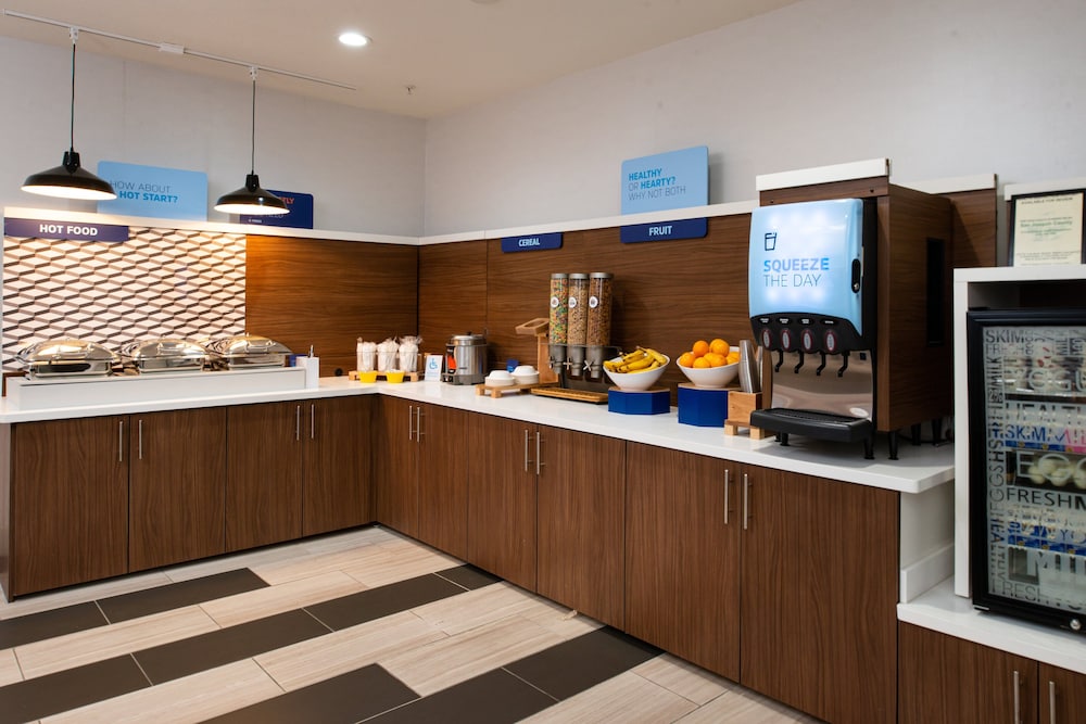 Holiday Inn Express Lodi 16/58