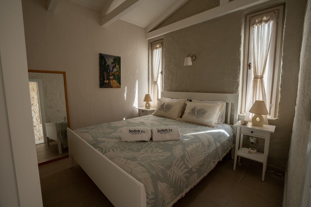 Sedirli Ev Alacati 9/50