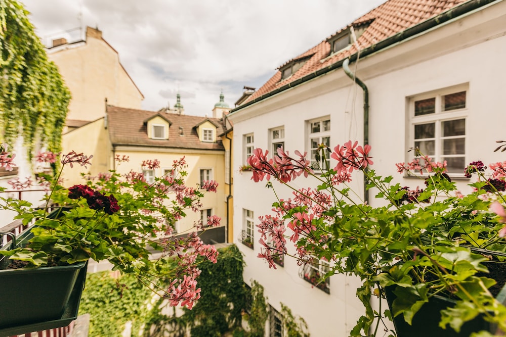 Prague Siesta Apartments 45/49