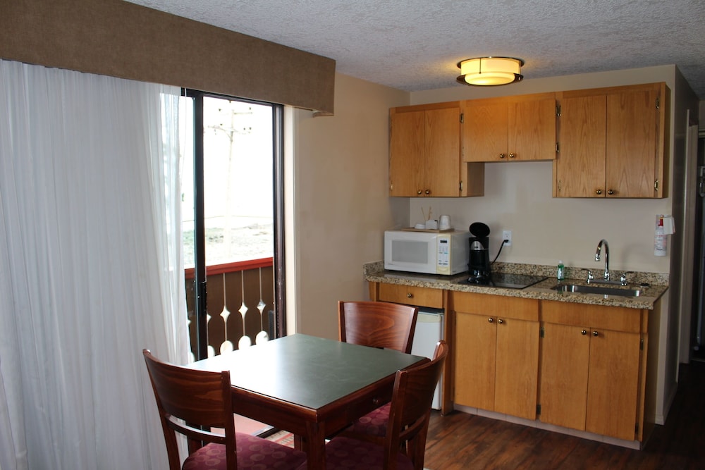 Ramada by Wyndham Campbell River 35/50