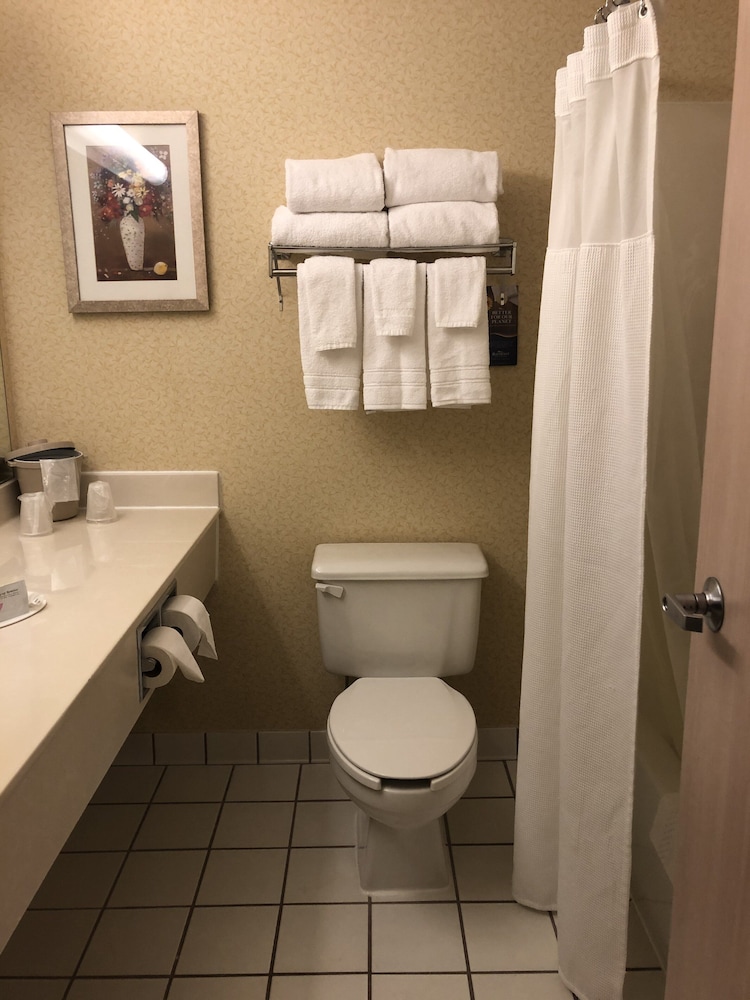 Baymont By Wyndham Coon Rapids 32/32