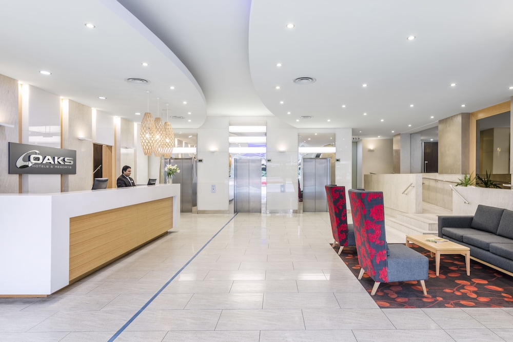 Oaks Embassy Adelaide Suites 6/64