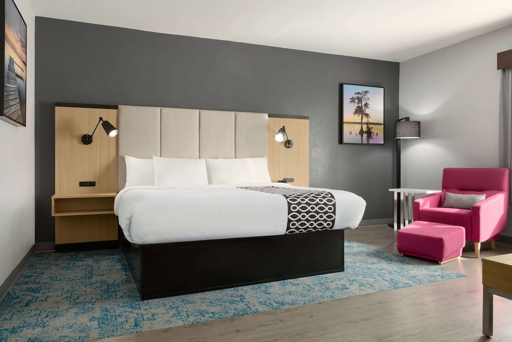 La Quinta Inn Suites By Wyndham Selma Smithfield I 95 19/45