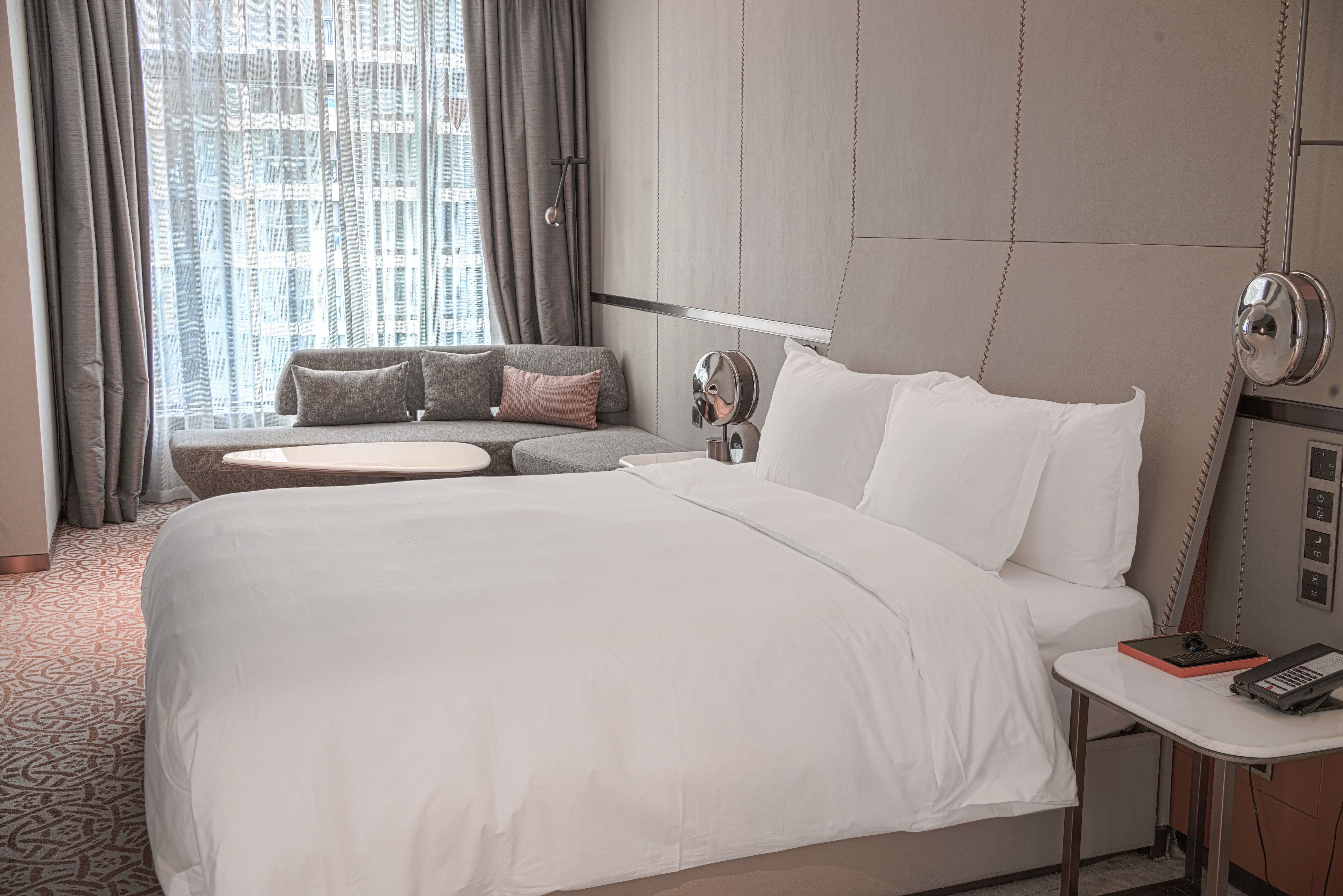 Crowne Plaza Qingdao Jinshui 30/84