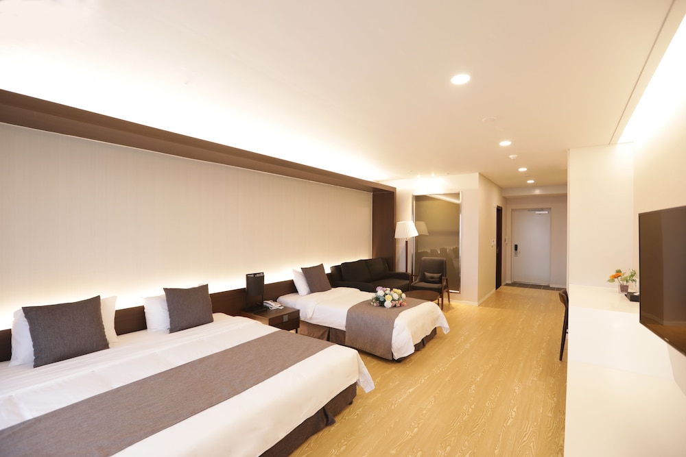 The Qube Resort Jeju 8/27