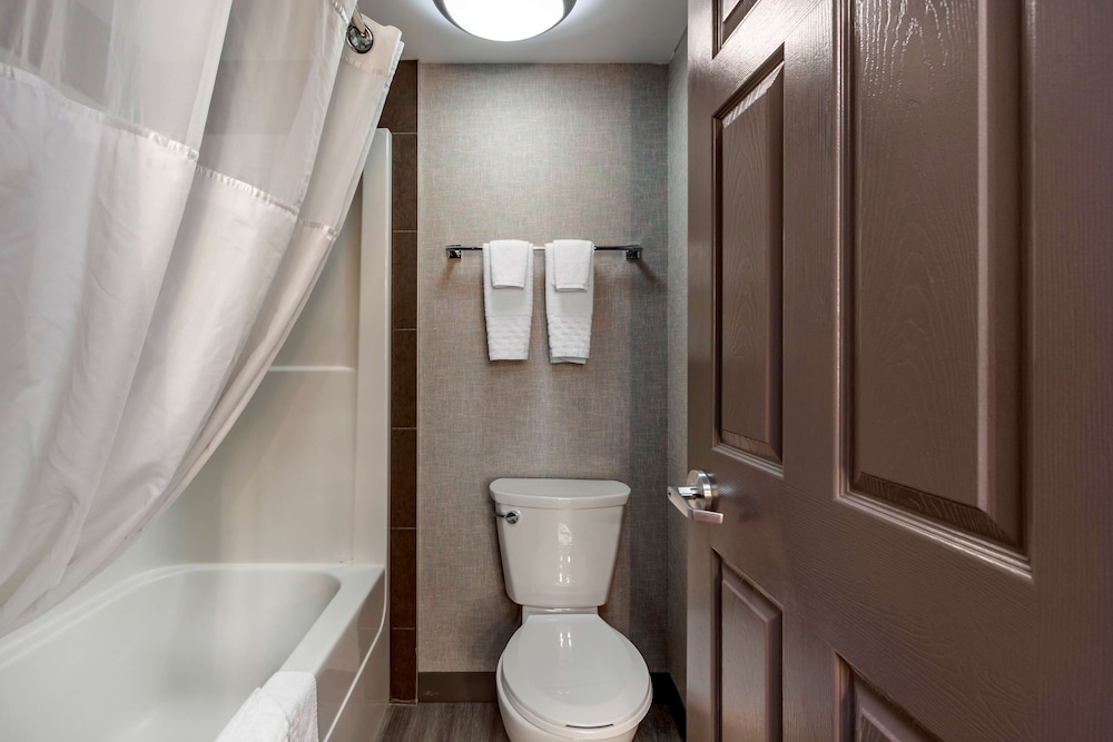 Best Western Plus West Edmonton 21/77