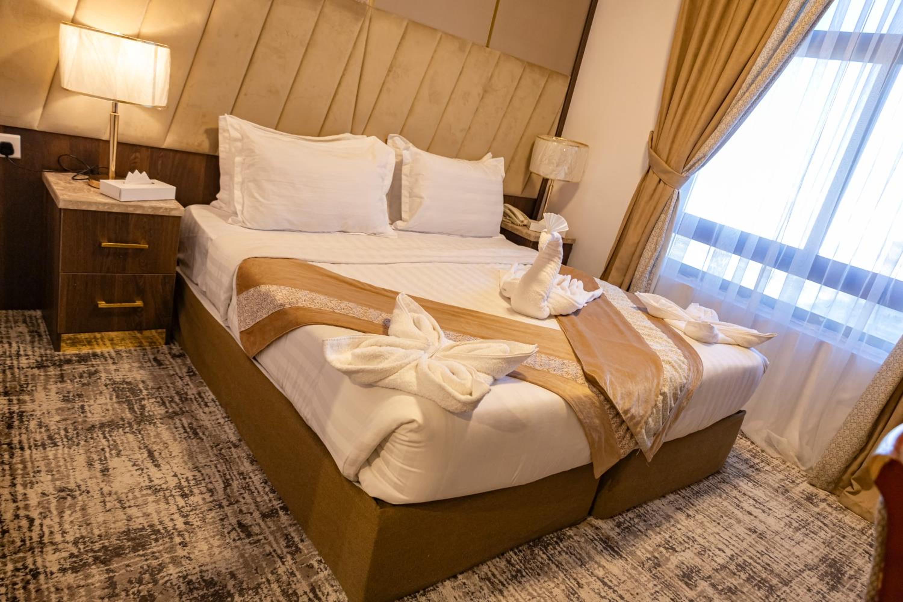 Room, King Bed