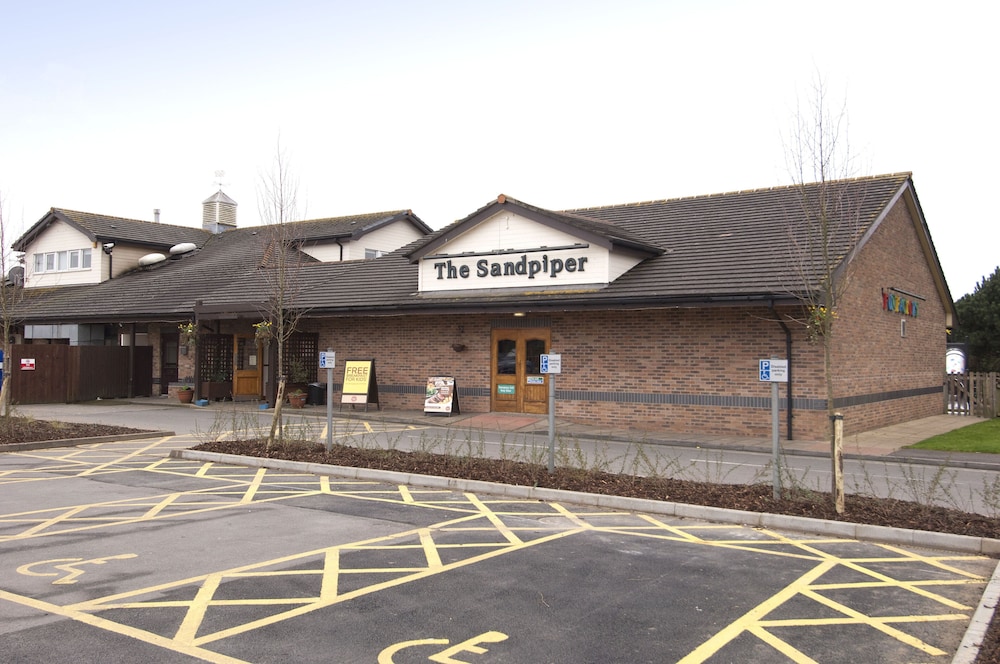 Premier Inn Llanelli Central West 55/62