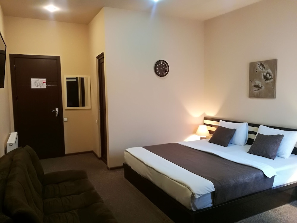 Diplomat Hotel Tbilisi 9/50