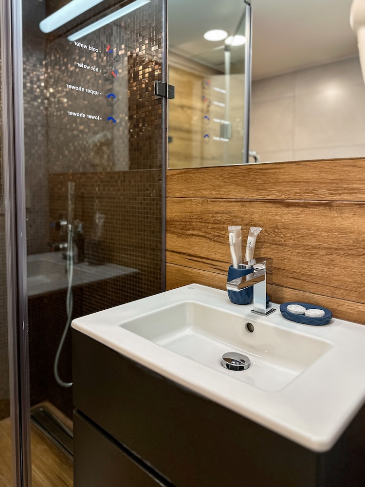 Silver 39 Boutique Hotel 47/48