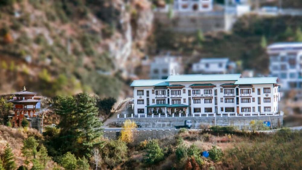 Bhutan Silverpine Resort 5/50