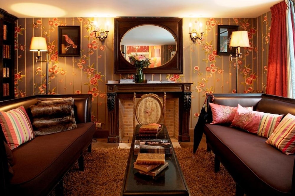 Hotel Chateaubriand 28/48
